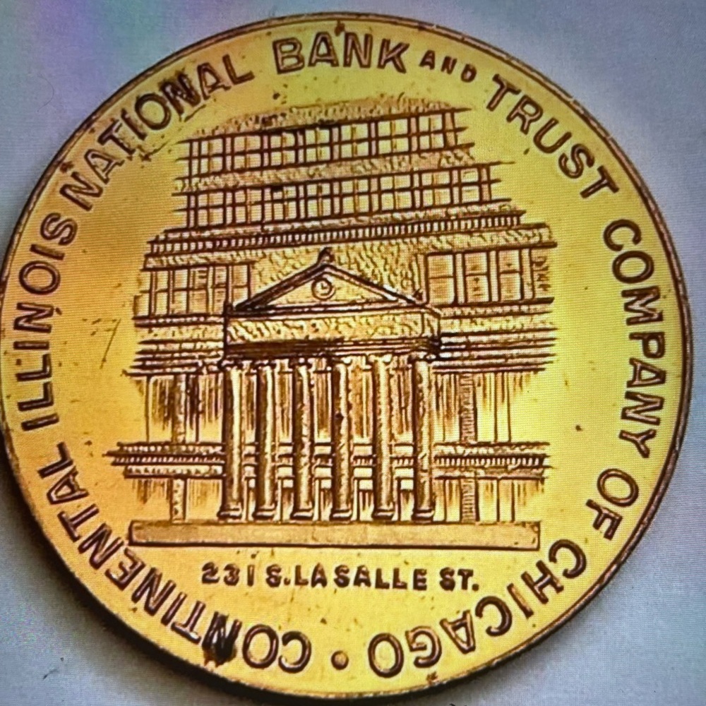 1949 Chicago Railroad Fair Souvenir Coin Bank of Gold - Picture 1 of 2